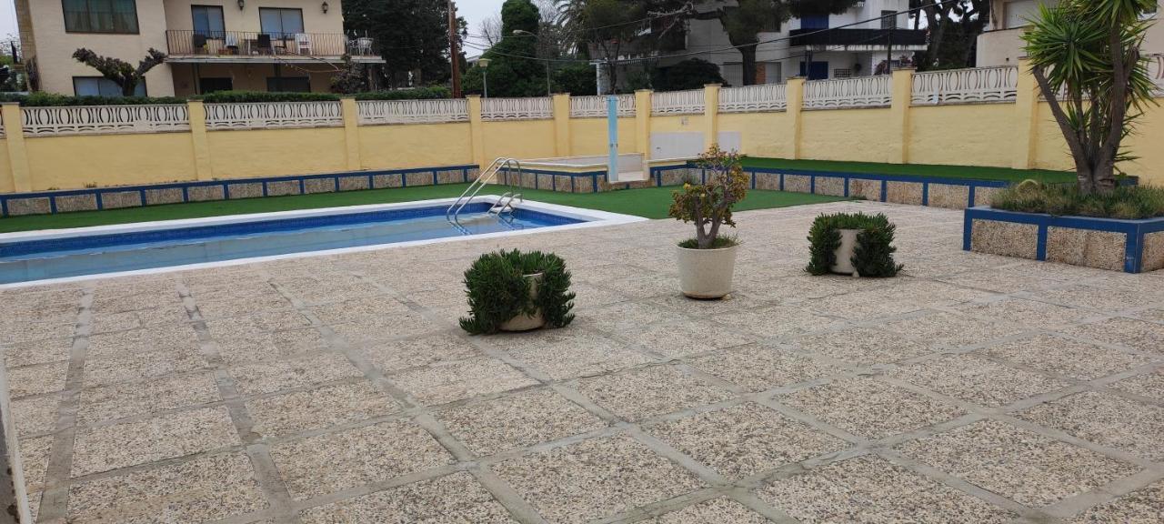 Acogedor Estudio En La Playa, Con Vistas Al Mar, Y Piscina Comunitaria Sant Salvador Buitenkant foto