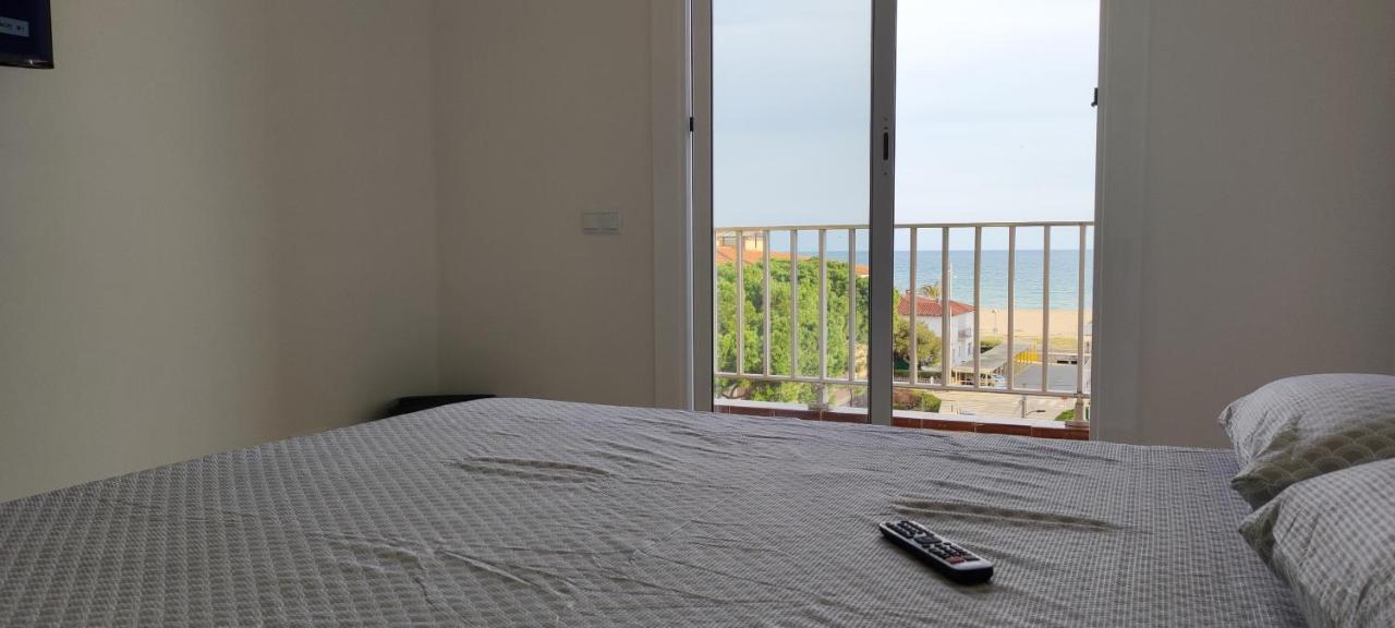 Acogedor Estudio En La Playa, Con Vistas Al Mar, Y Piscina Comunitaria Sant Salvador Buitenkant foto